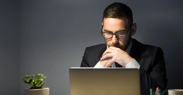 مشکلات رایج لپ تاپ و تأثیر آن‌ها بر سخت‌افزار